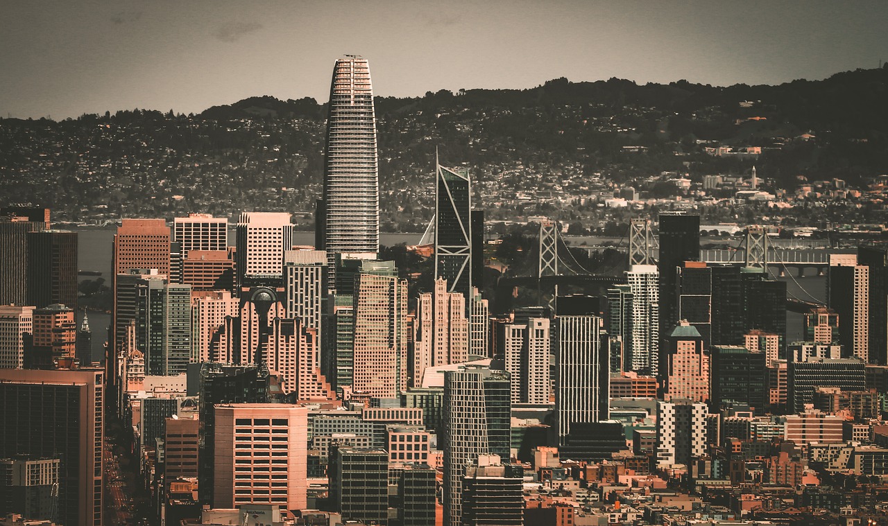 更使他成為 更使他成為